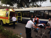 بالصور: إصابة متوسطة لشاب بحادث دهس "ضرب وهرب" في مدينة يافا 